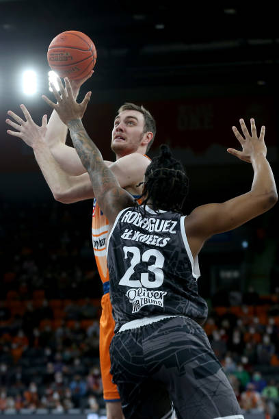 而是一个深 而是一个深